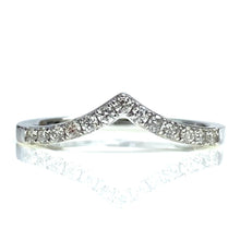 Load image into Gallery viewer, 18kt White Gold V Shaped Ring